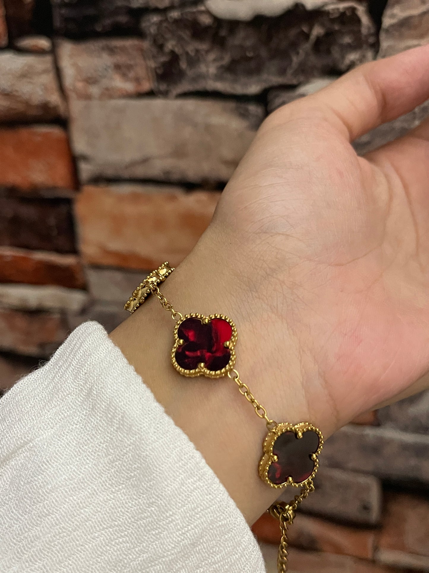 Clover Bracelet (Maroon)