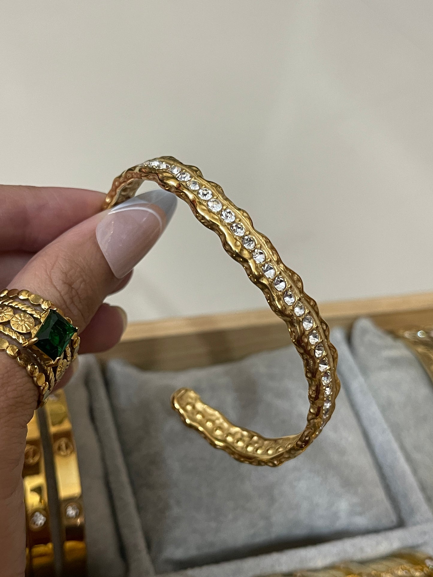 Isel Cuff
