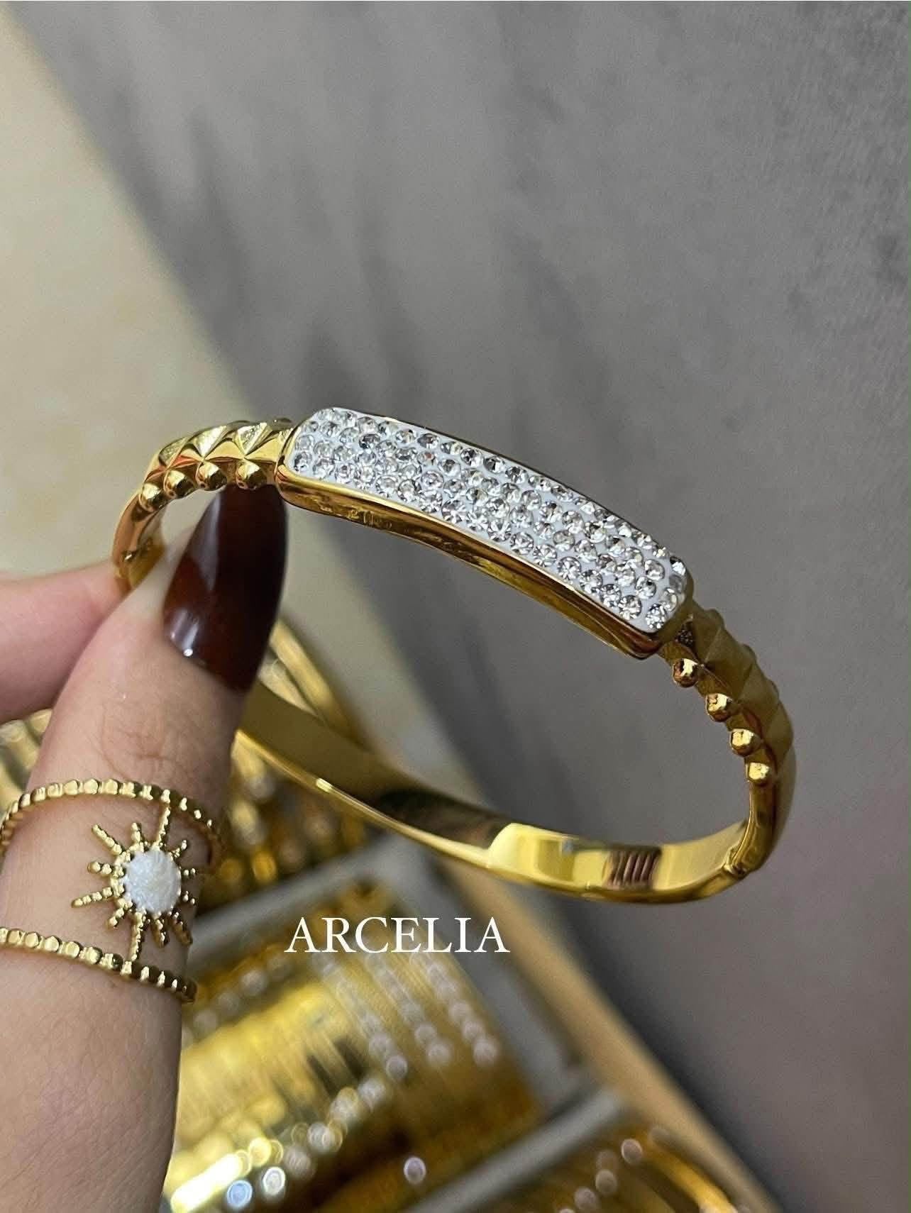 Angela Bangle