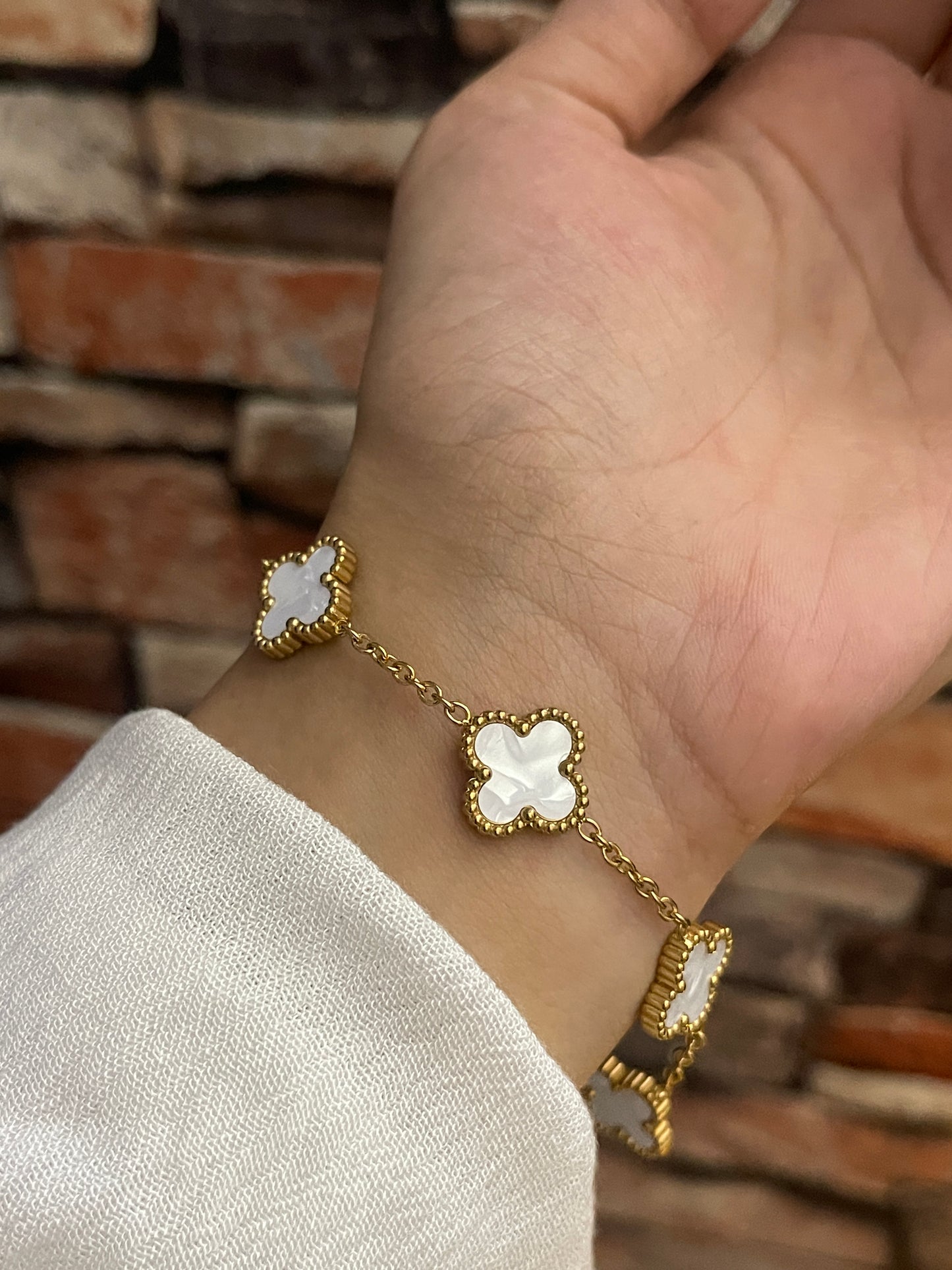 Clover Bracelet ( White )