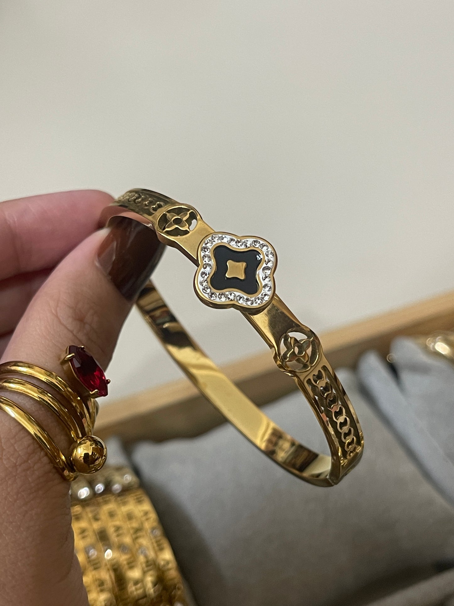 Lumaris Bangle