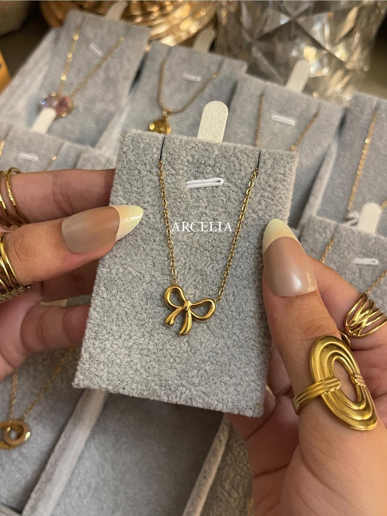 Bow Necklace
