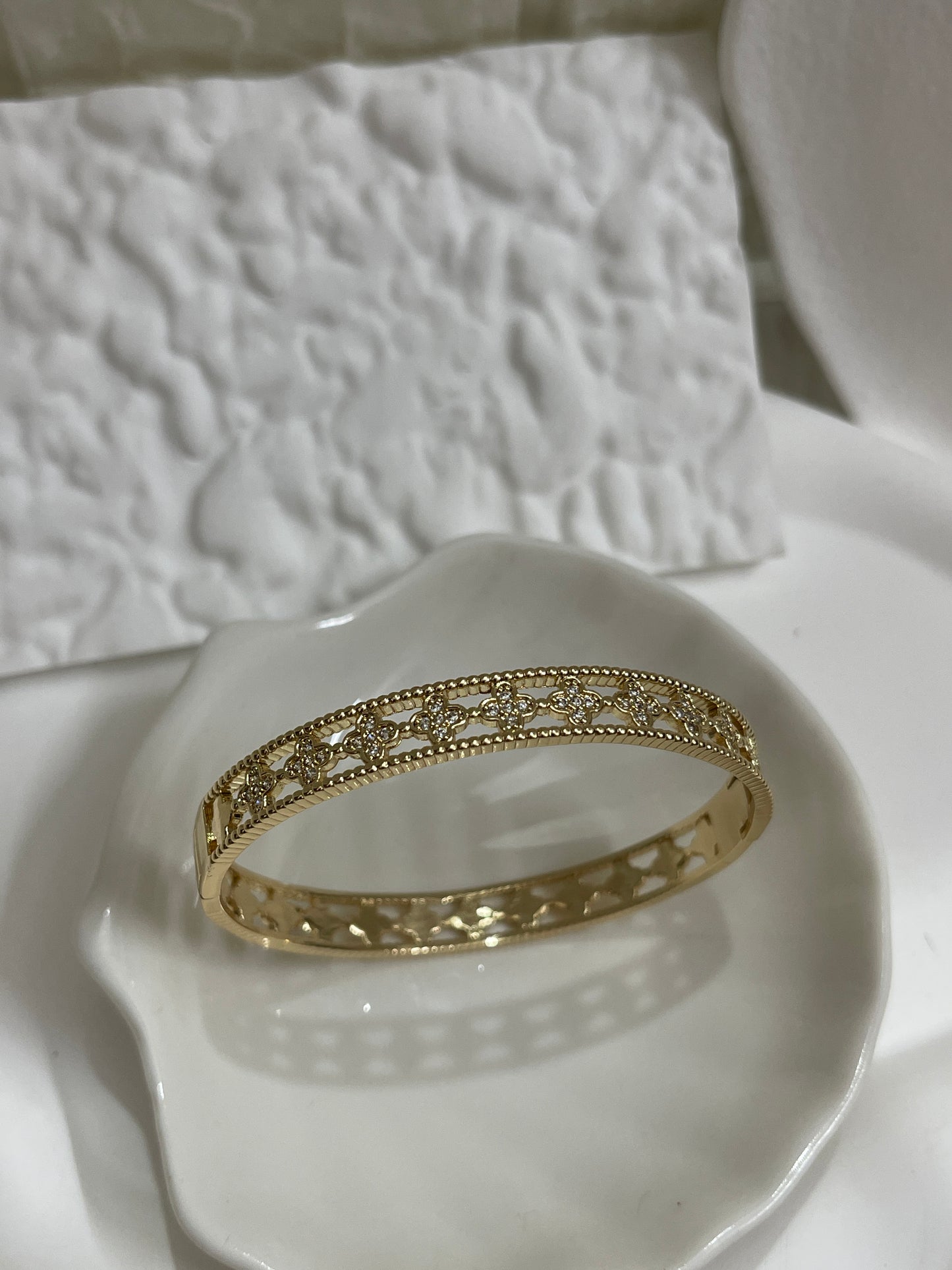 Glimeris Bangle
