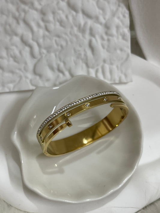 Orevia Bangle