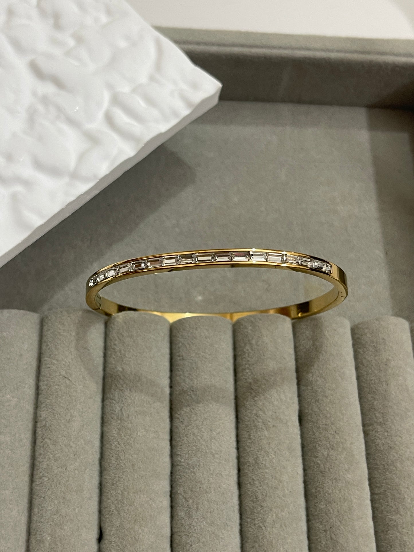 Avenya Bangle
