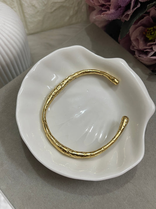 Vela Cuff