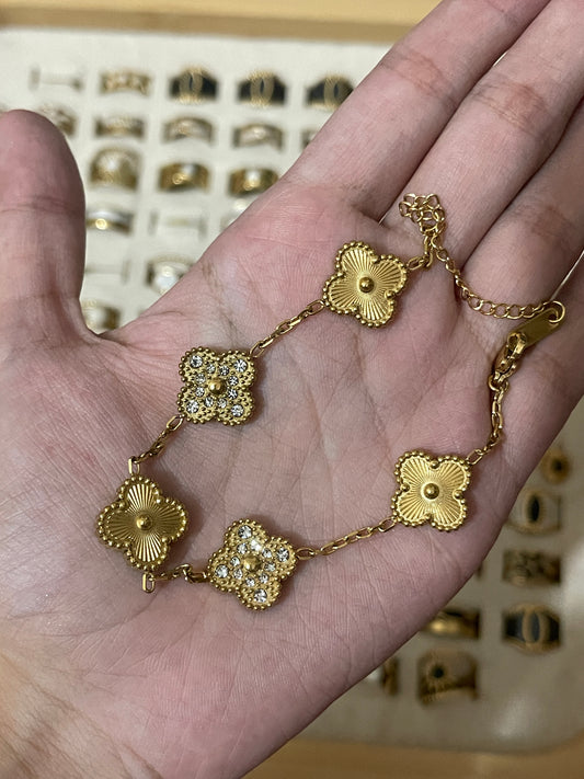 Stone Clover Bracelet (Golden)