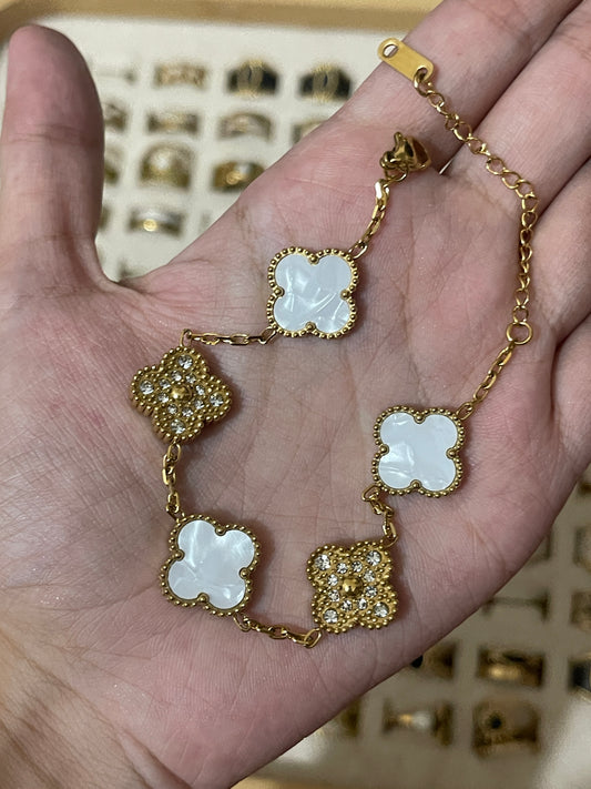 Stone Clover Bracelet (White)