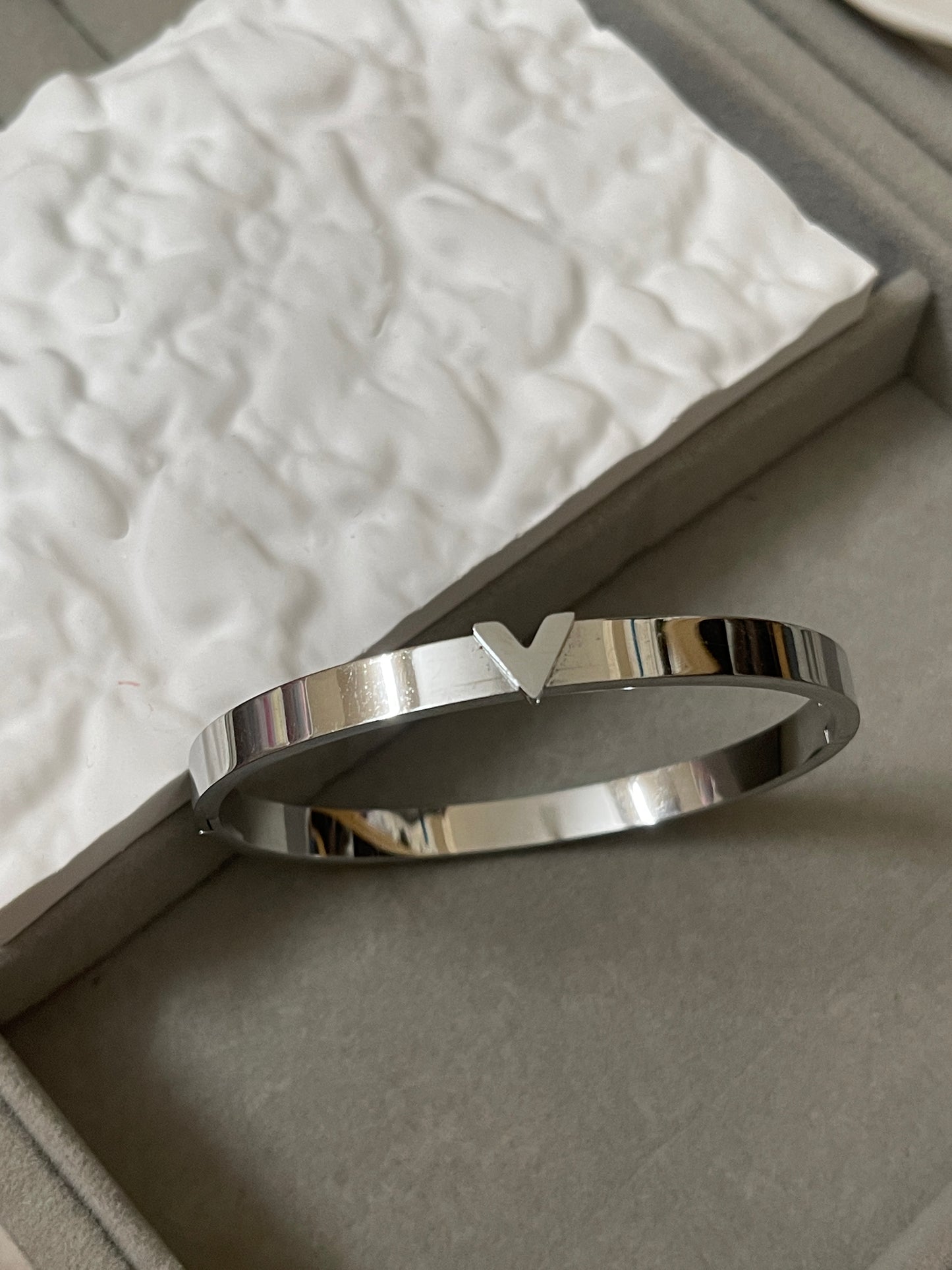 V Bangle