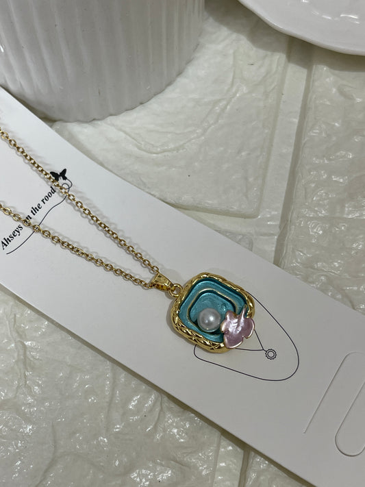 Saphira Necklace