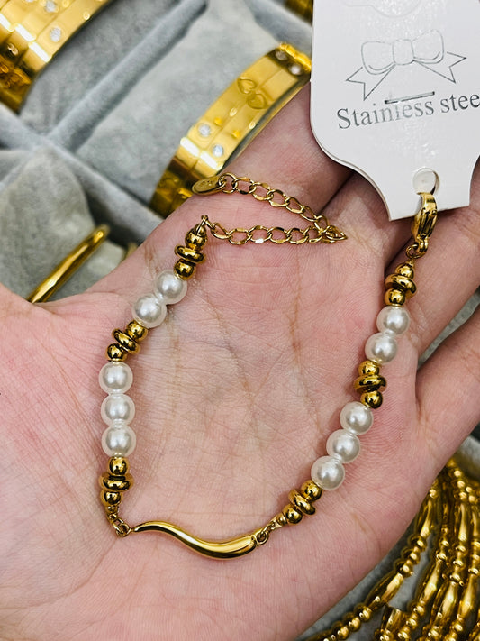 Veloura Pearl Bracelet