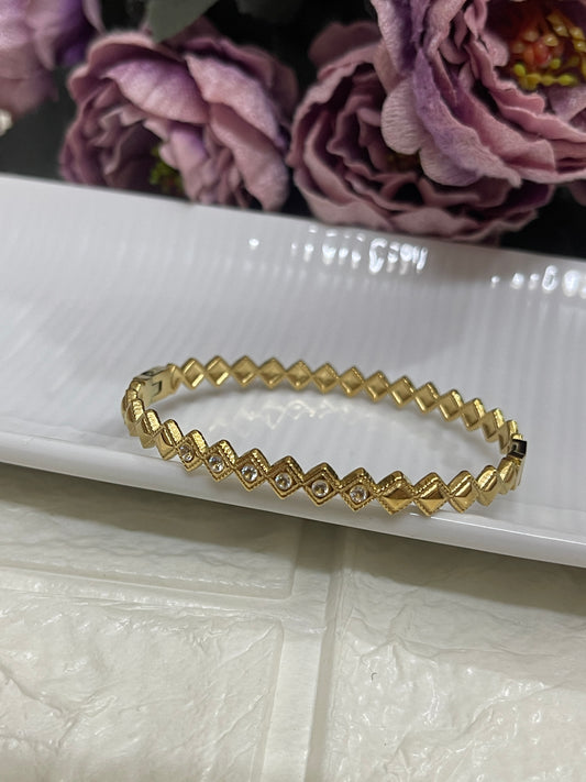 Lumaris Bangle