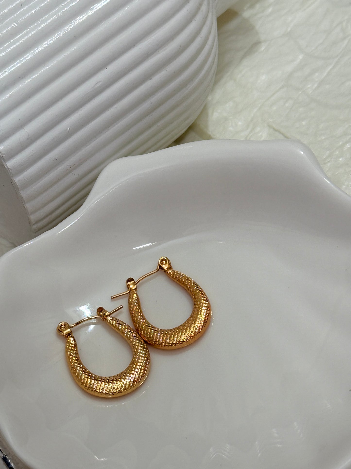 Evara Hoops