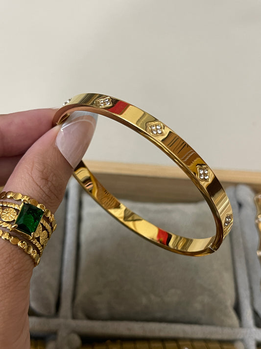 Eclate Bangle