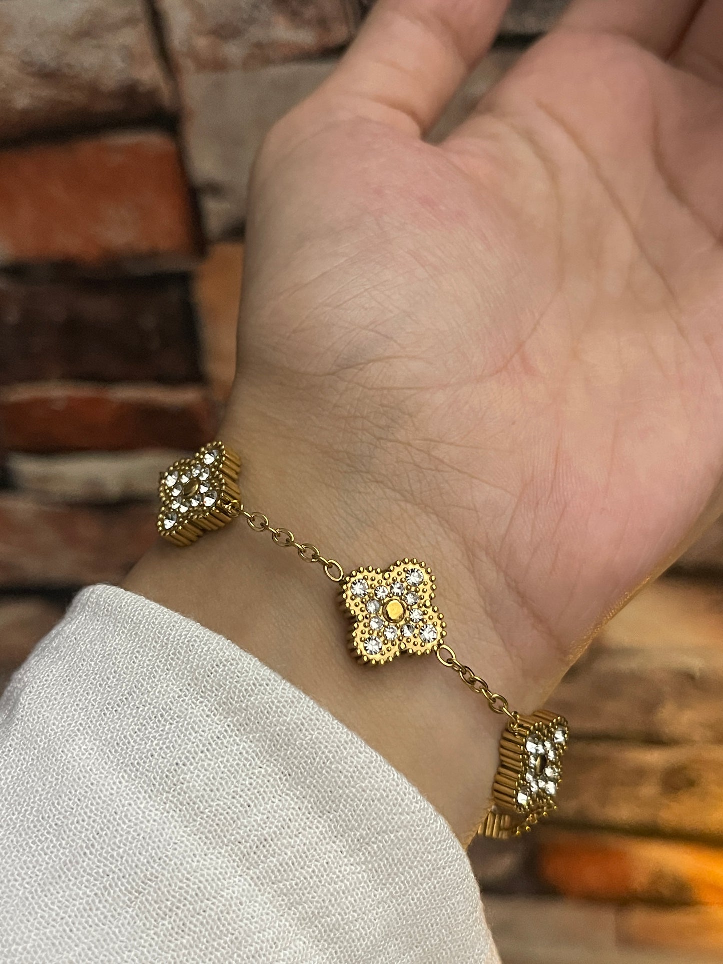 Full stone clover bracelet