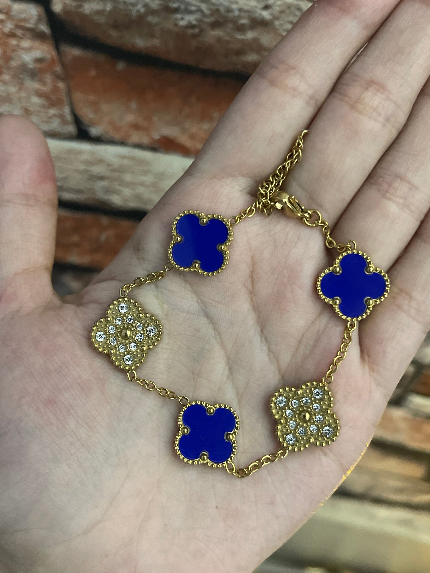 Stone Clover Bracelet ( Navy Blue )