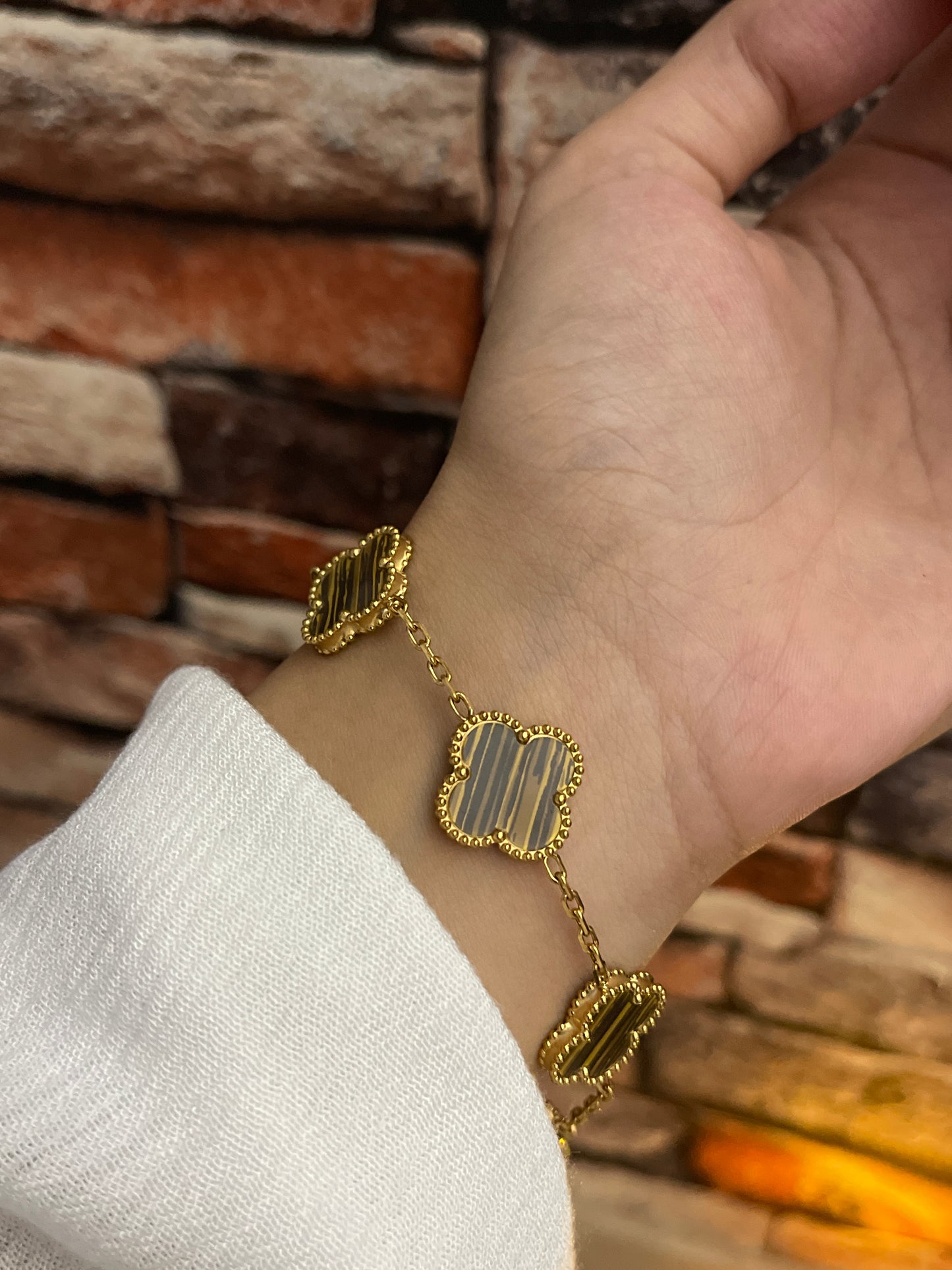 Clover Bracelet (Brown )