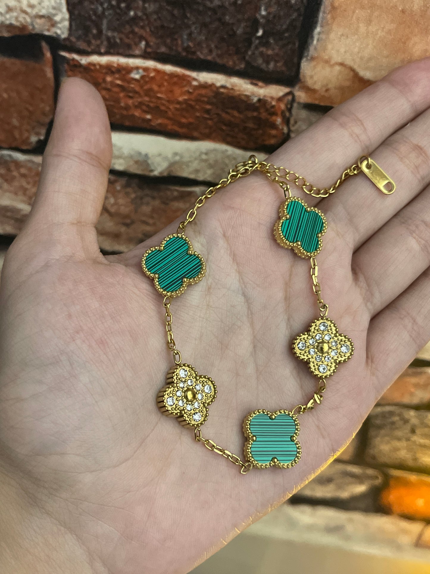 Stone Clover Bracelet ( Green )