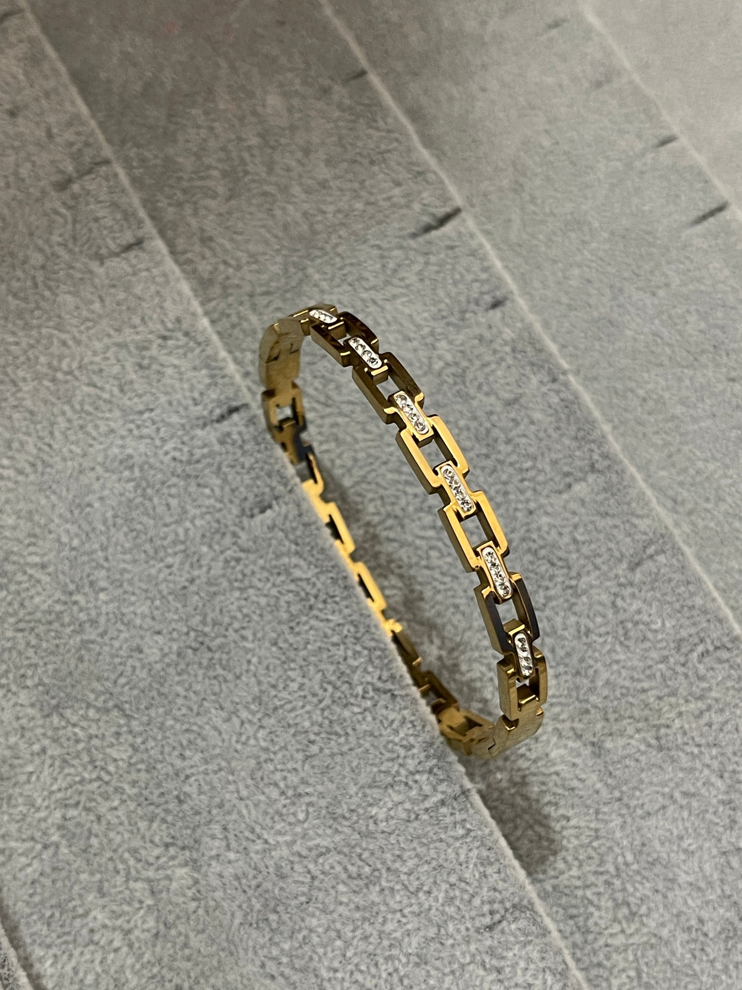 Avenya Bangle