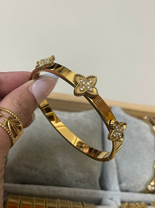 Clover Stone Bangle