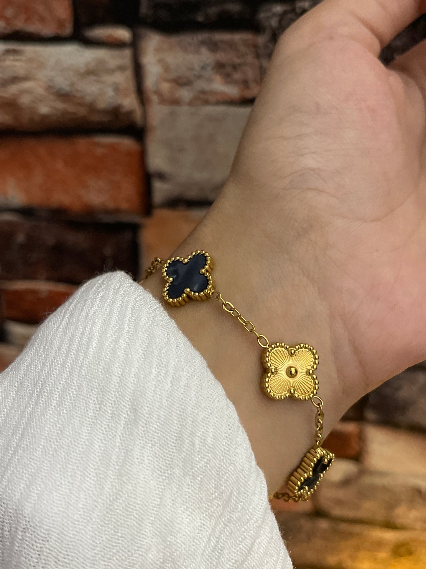 Clover Bracelet ( Grey + Gold )