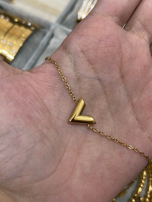 V bracelet