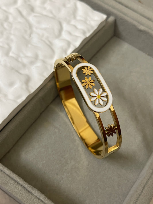 Rivera Bangle