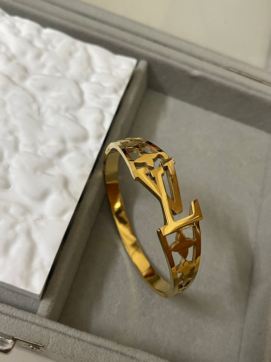 Lucy Bangle