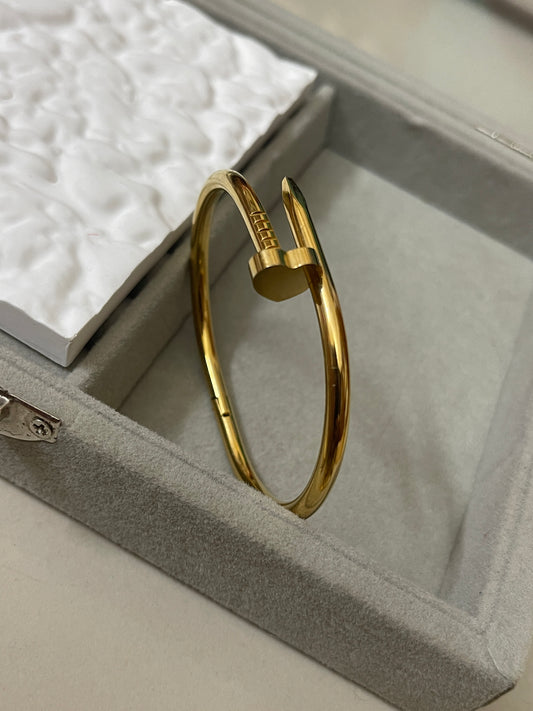 Nail Heart Bangle