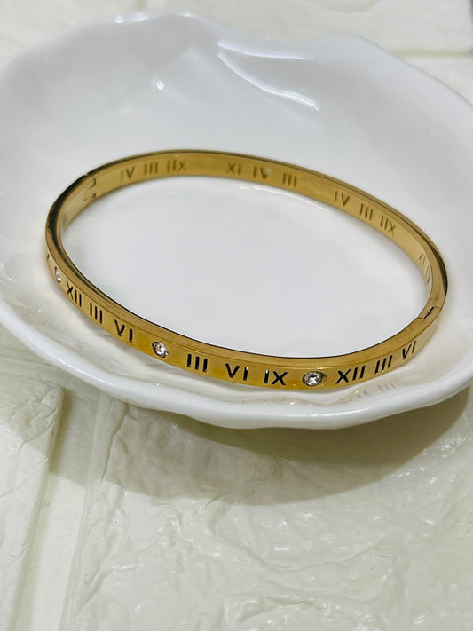 Roman Bangle